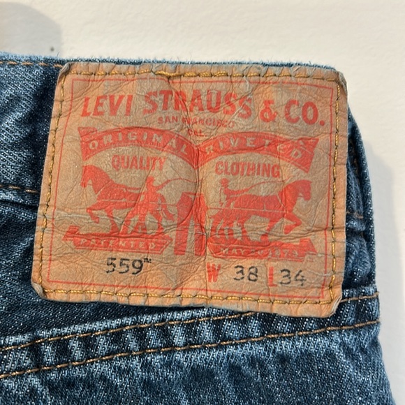 Levi's 559 Men's Relaxed Straight Jeans Size 38X34 Measure 32 Comfort Some Wear - Picture 5 of 13